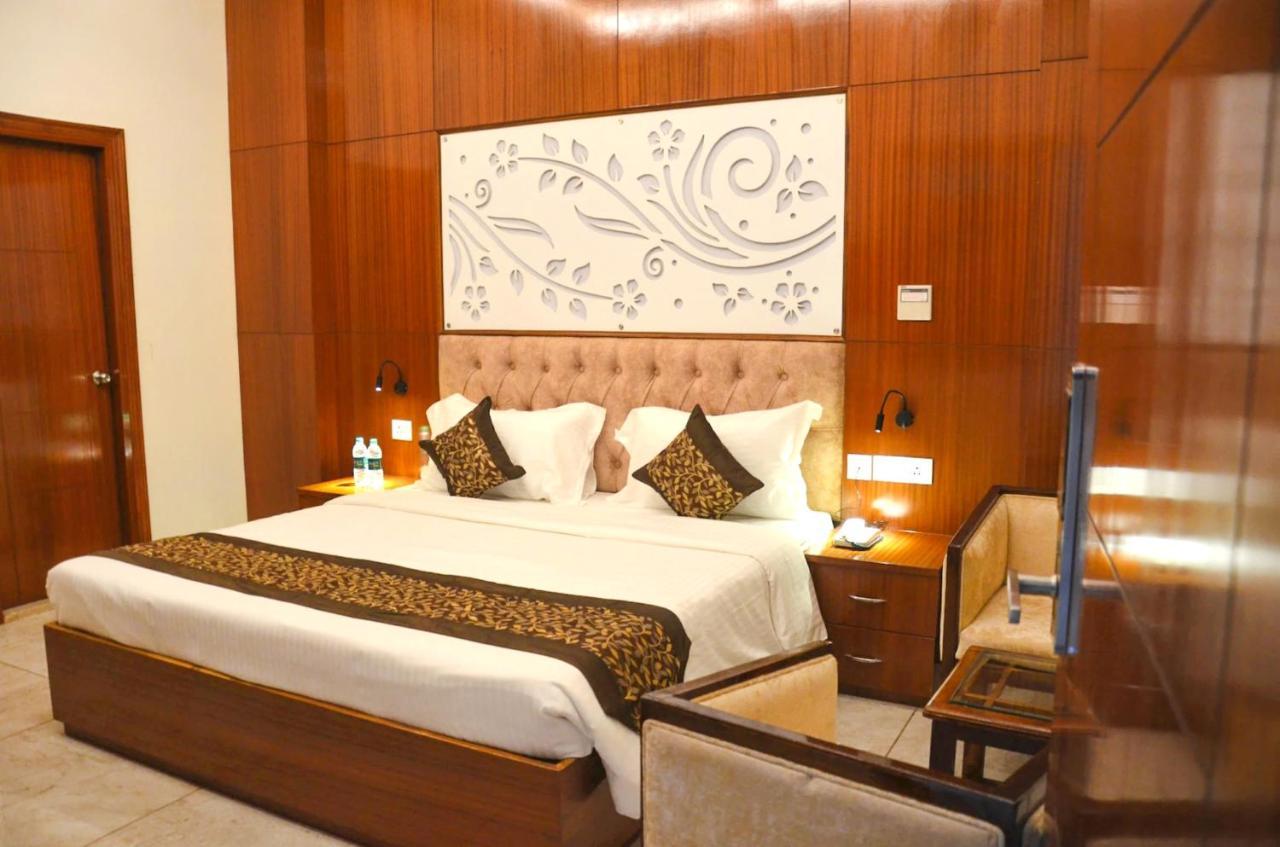 Fabhotel Roselle Inn Lucknow Eksteriør bilde