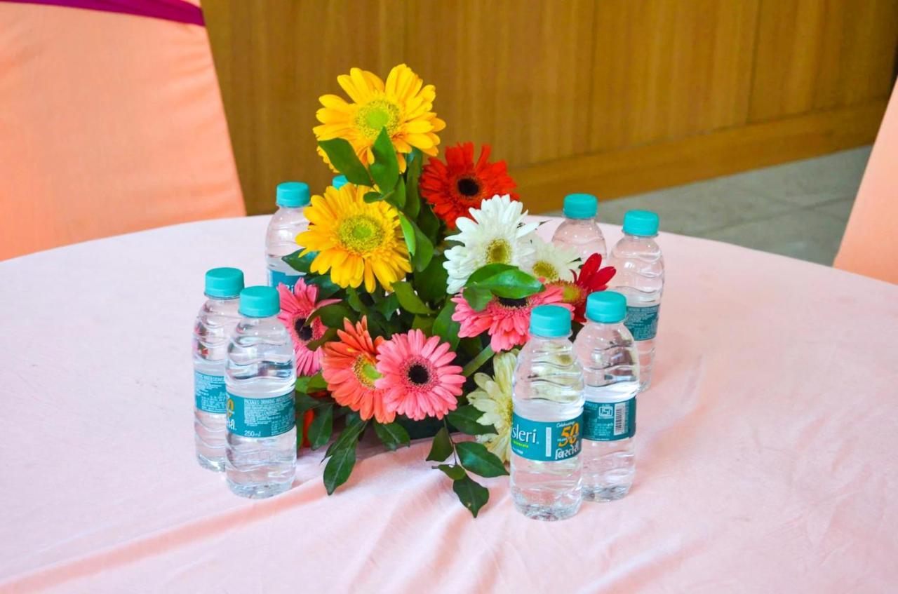 Fabhotel Roselle Inn Lucknow Eksteriør bilde