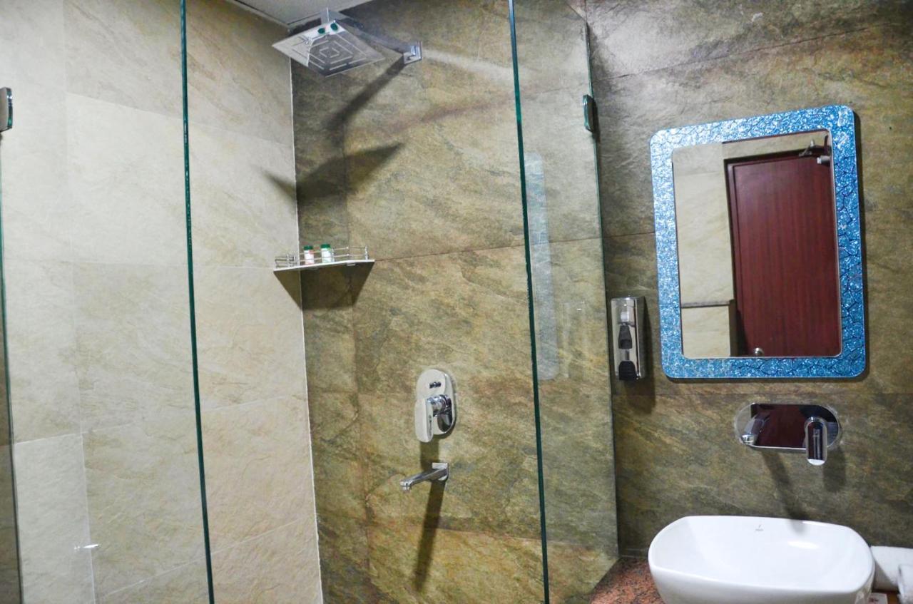 Fabhotel Roselle Inn Lucknow Eksteriør bilde