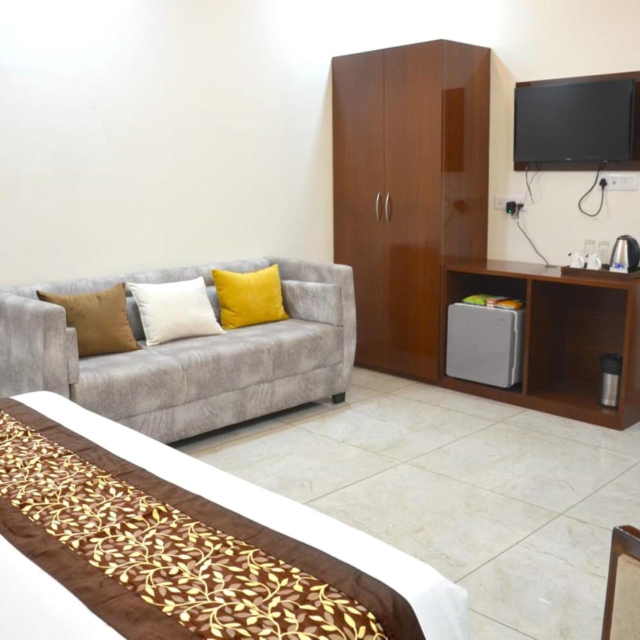 Fabhotel Roselle Inn Lucknow Eksteriør bilde