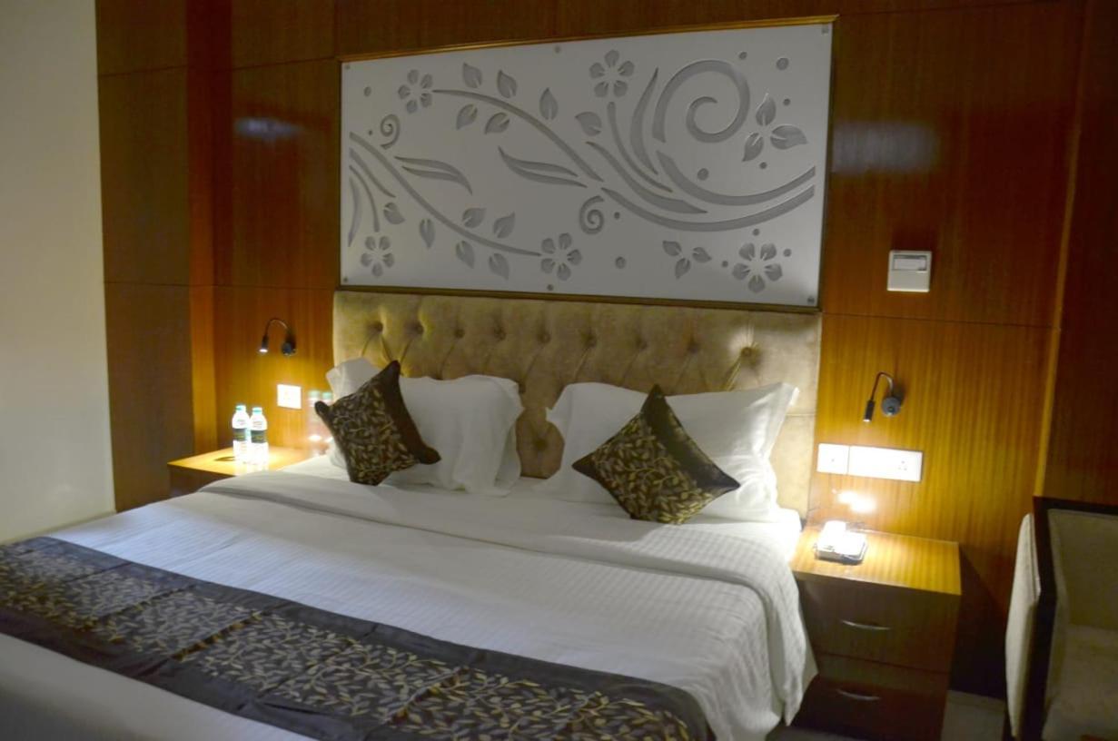 Fabhotel Roselle Inn Lucknow Eksteriør bilde