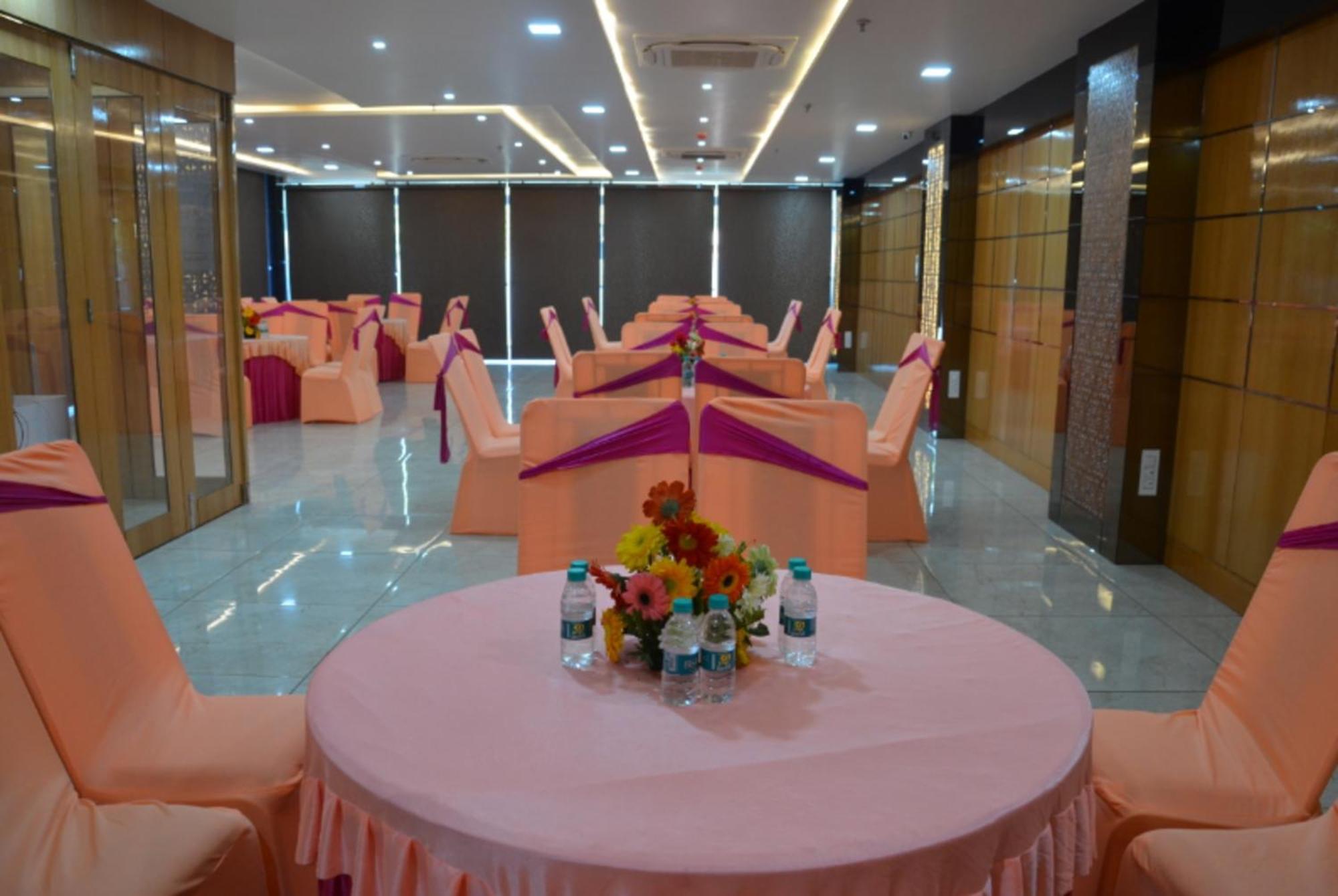 Fabhotel Roselle Inn Lucknow Eksteriør bilde