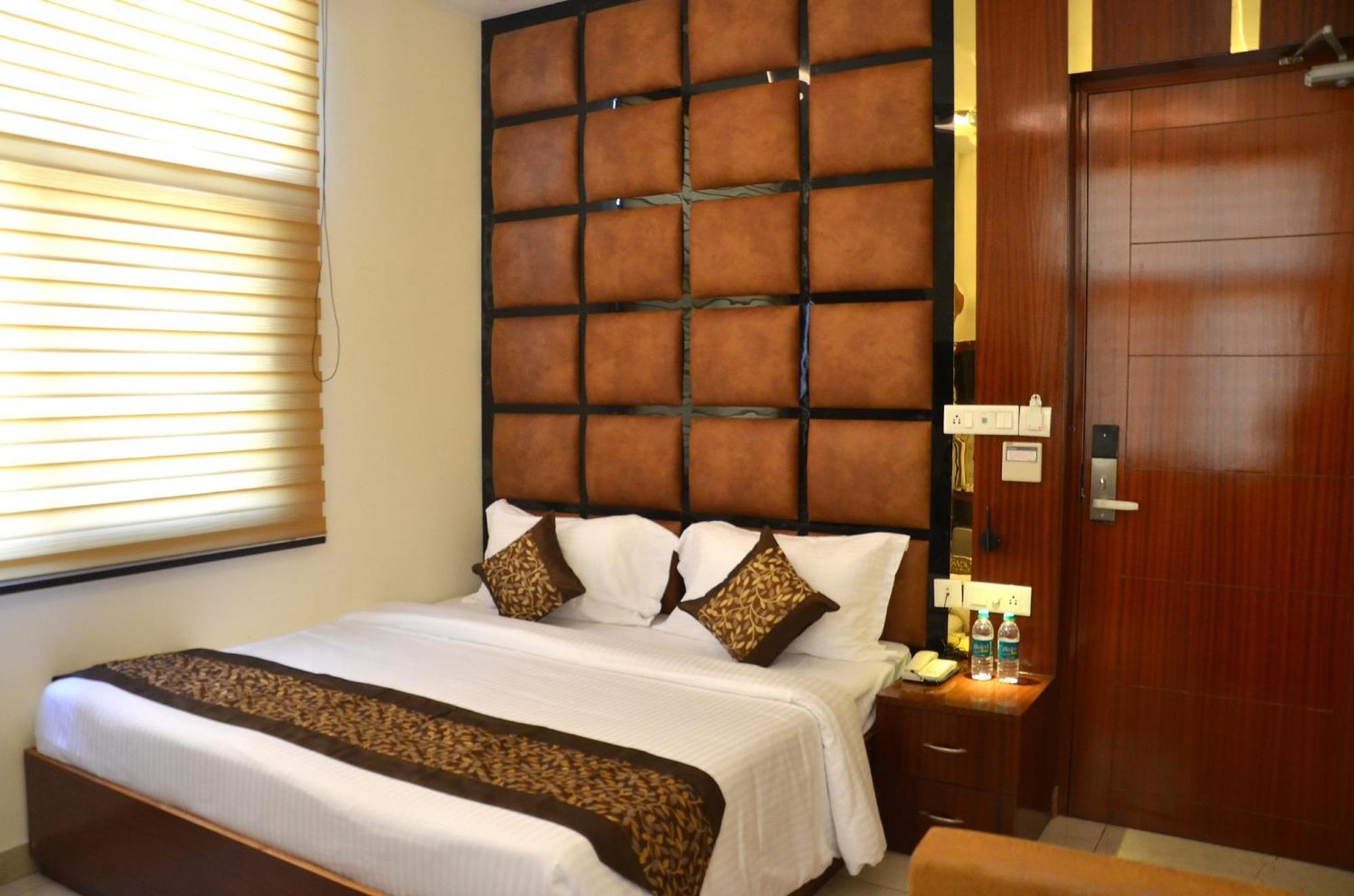 Fabhotel Roselle Inn Lucknow Eksteriør bilde