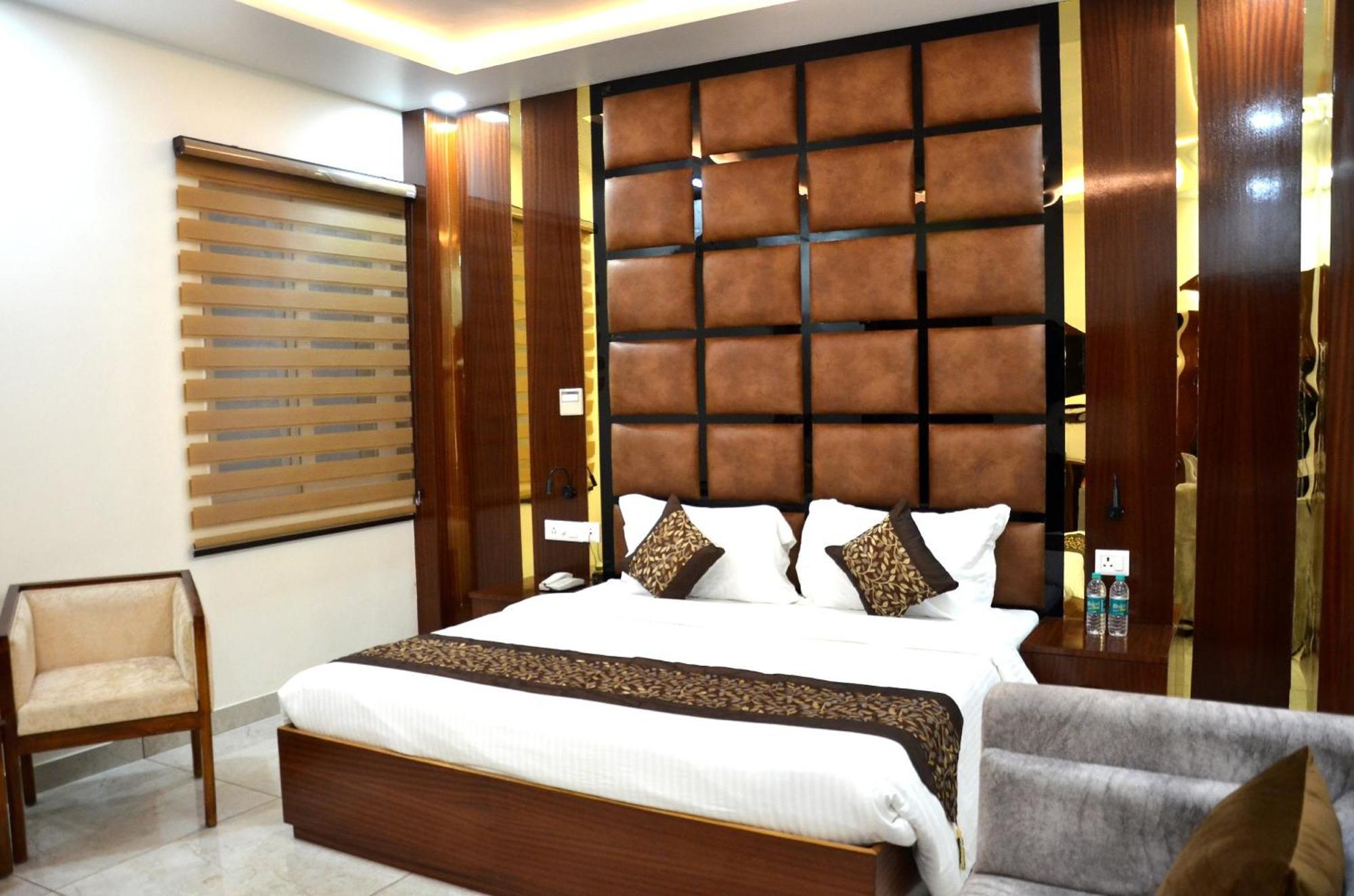Fabhotel Roselle Inn Lucknow Eksteriør bilde